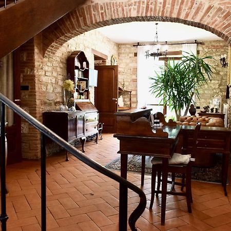 Residenza Le Logge Bed & Breakfast Gubbio Exterior foto