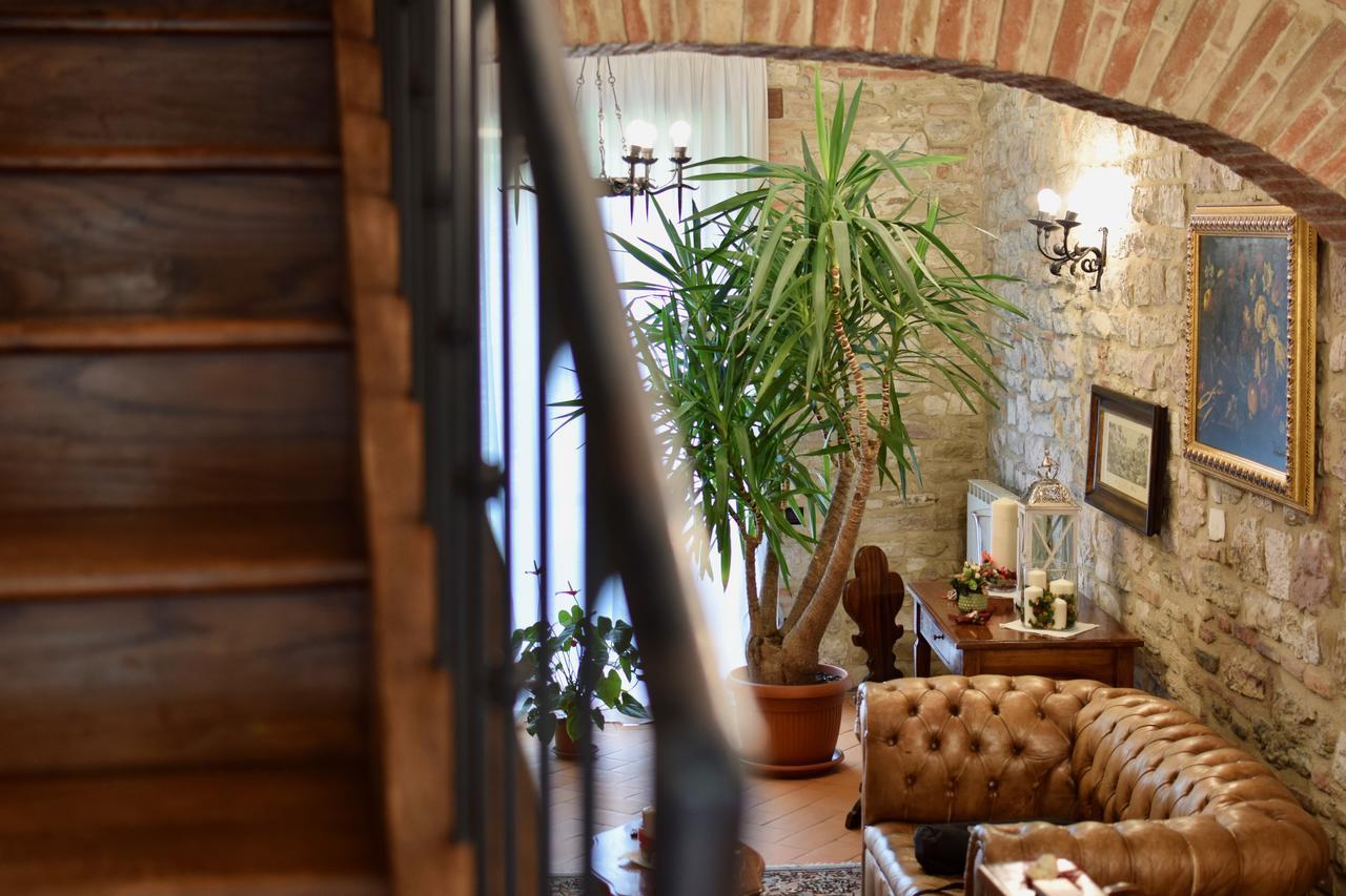 Residenza Le Logge Bed & Breakfast Gubbio Exterior foto